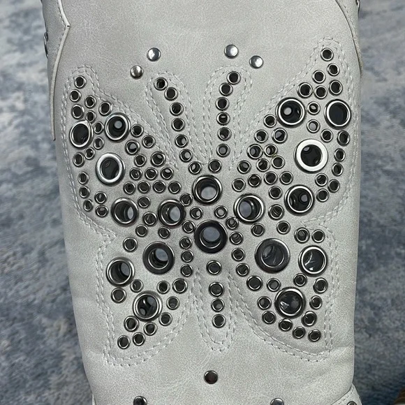 New Dolls Kill Current Mood White Studded Butterfly Cowboy Boots Festival Sz 6 - Picture 11 of 13